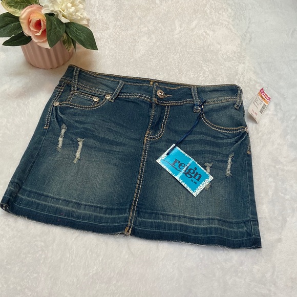 Reign Dresses & Skirts - NWT Reign by DEB Size 7 Jean Skirt